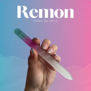 SKLENĚNÝ PILNÍČEK NA NEHTY